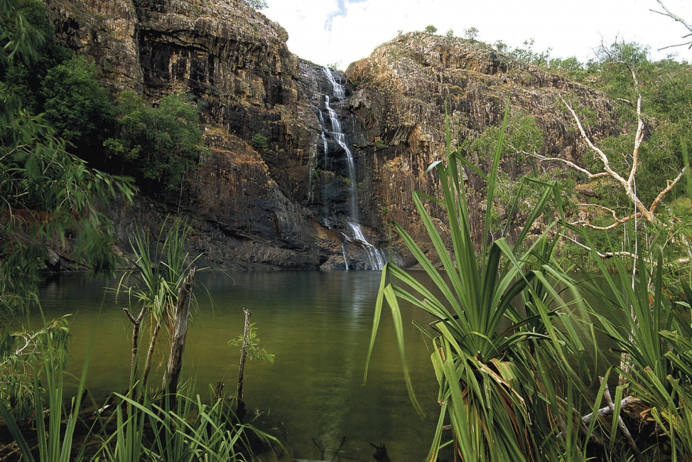 Gunlom Falls in green surroundings, Kakadu National Park