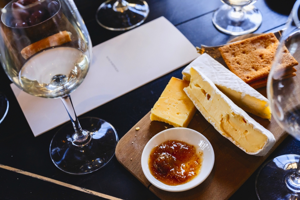 Wine and cheese tasting in the Winelands