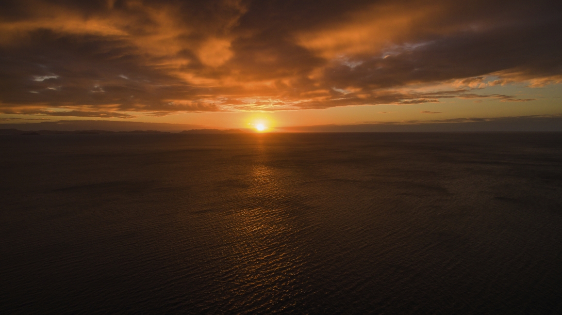 Sonnenuntergang beim Segeln in den Whitsundays