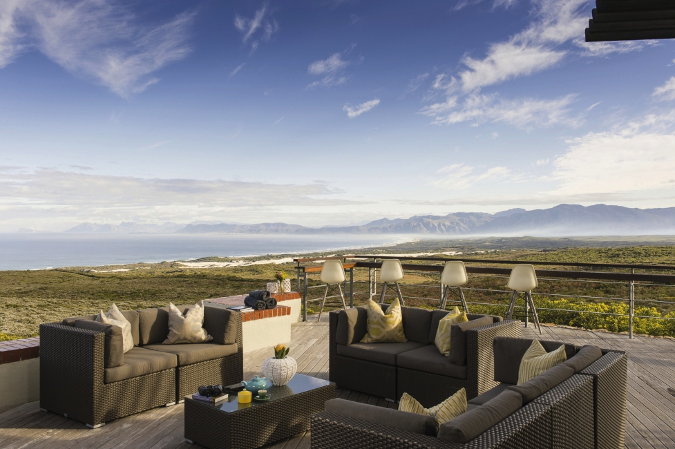 Lounge mit Aussicht im Grootbos Private Nature Reserve