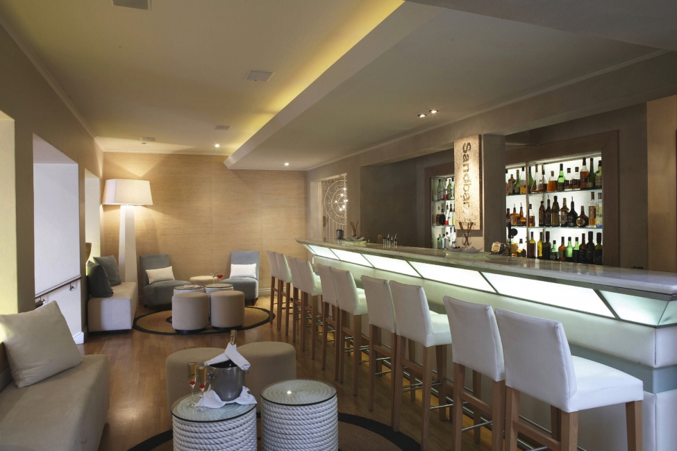 Lounge mit Bar im Hotel The Plettenberg